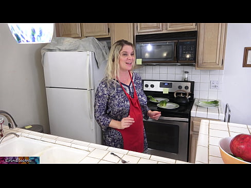 ❤️ A madrasta o ordenha na cozinha antes de sua data ❤️ Porno russo em nós pt-br.xxxtun.ru