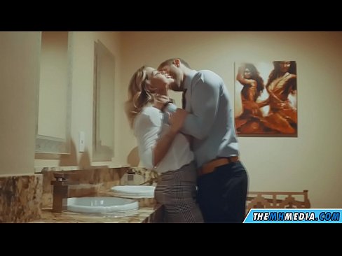 ❤️ Quando uma loira peituda o seduz em um banheiro público ❤️ Porno russo em nós pt-br.xxxtun.ru